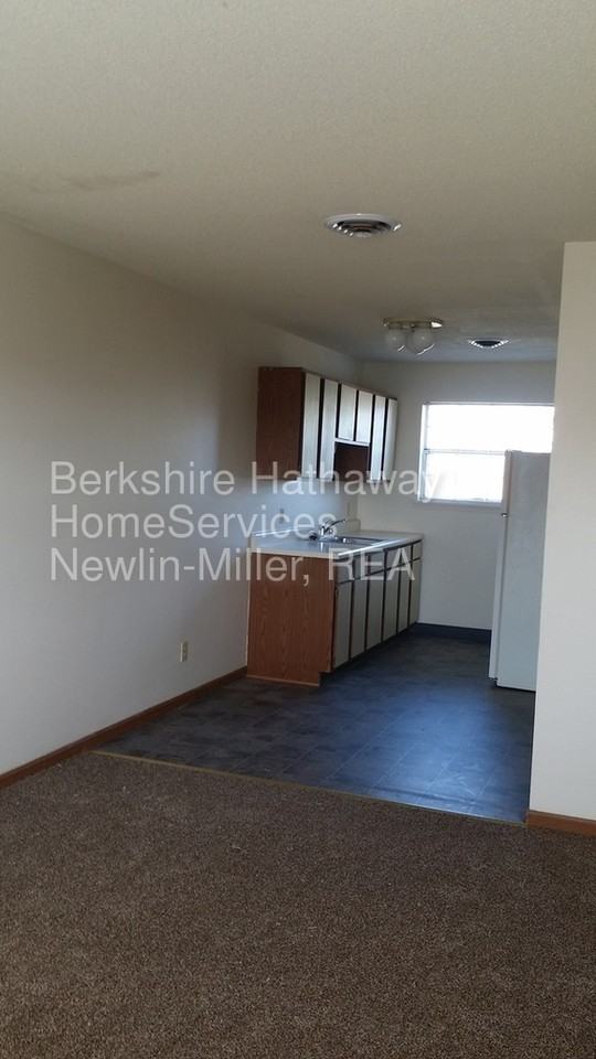 830-800 Poplar St #9 - Photo 2 of 5