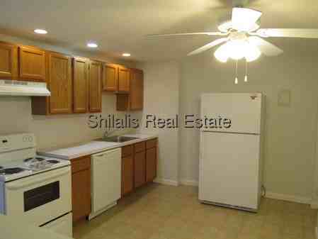 879 Lexington St 9C - Photo 2 of 10