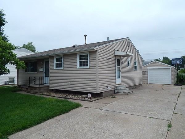 4813 45th Ave - Photo 3 of 42