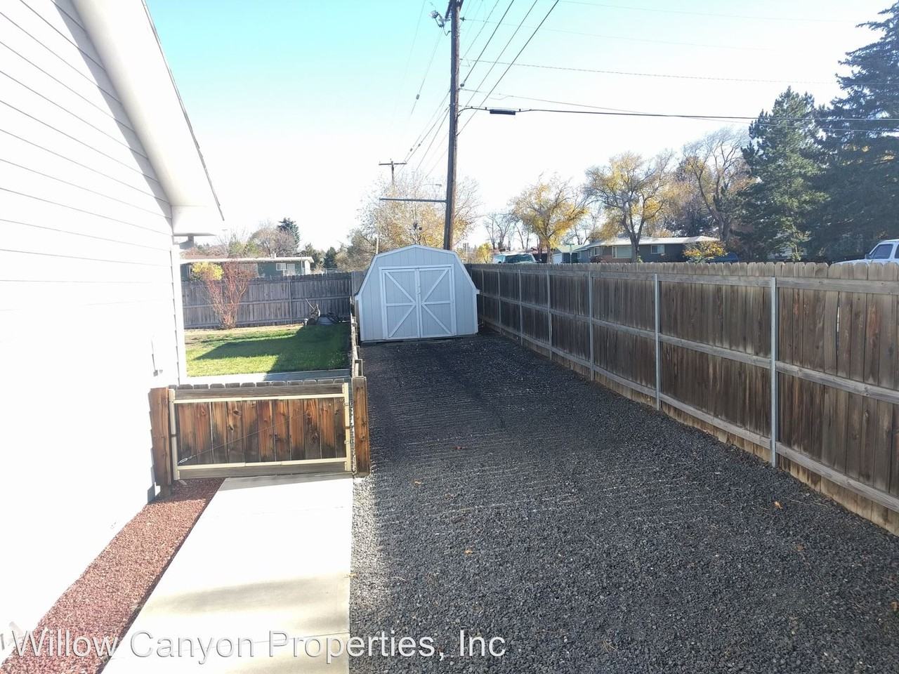 15 NE Hillcrest St - Photo 2 of 10