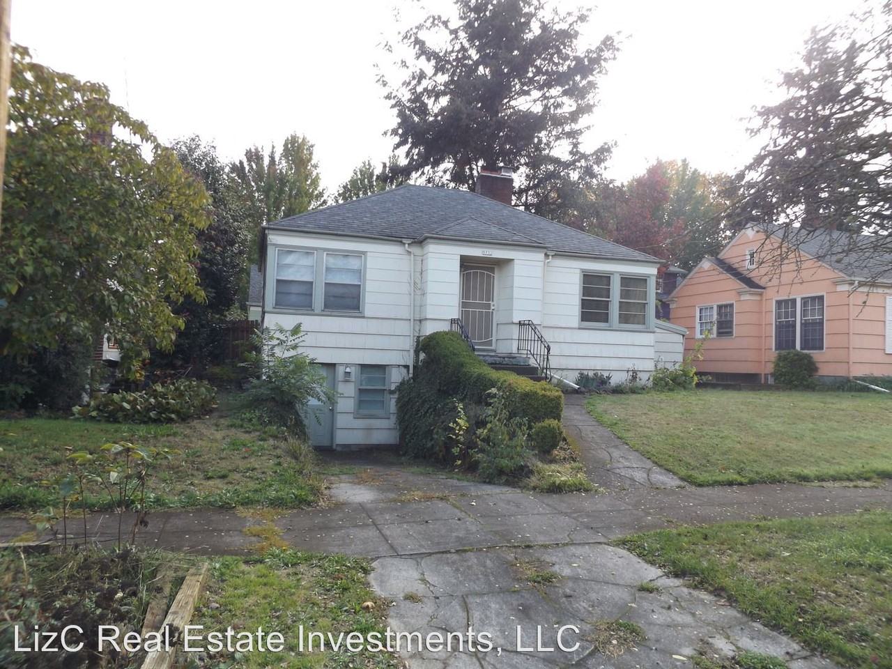 1439 NE Halsey St - Photo 2 of 3