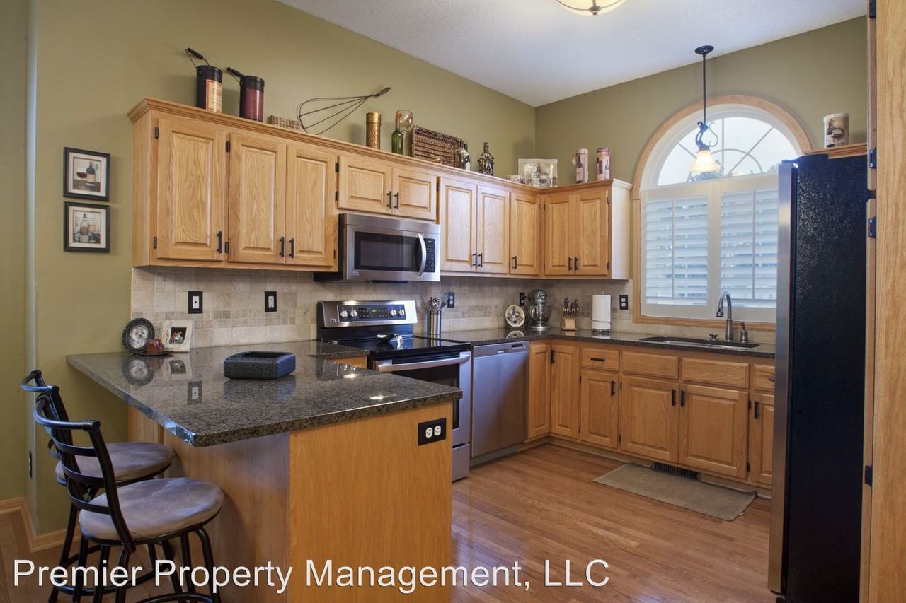 1717 Tyler Path - Photo 3 of 6