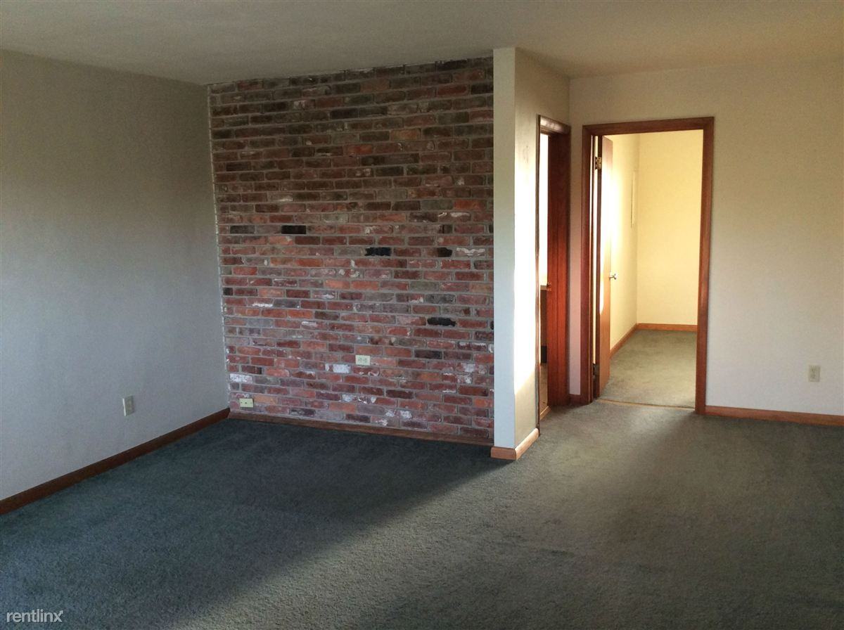 19 Kennedy Dr - Photo 2 of 9