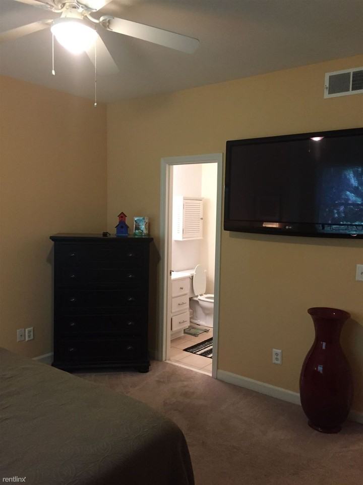 378 Meadows Cir - Photo 2 of 7