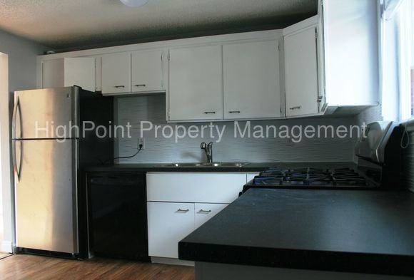 3128 Columbine St - Photo 3 of 8