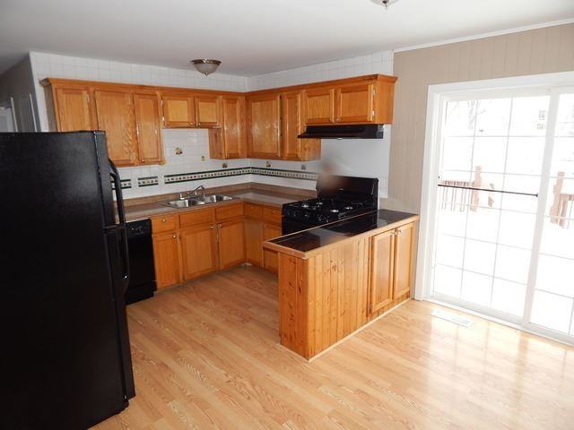 411 Sherwood Dr - Photo 2 of 10