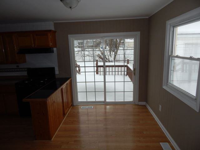 411 Sherwood Dr - Photo 3 of 10