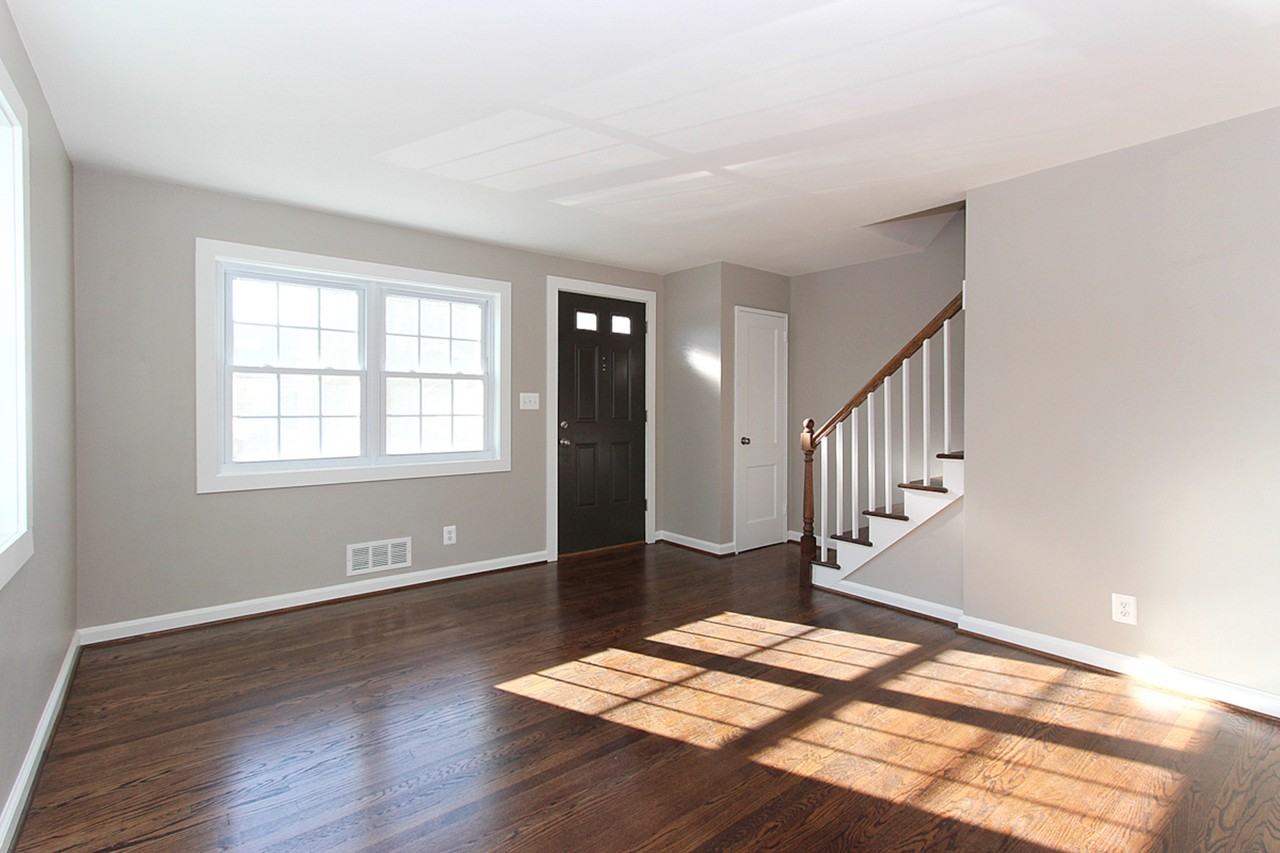 414 E Custis Ave - Photo 3 of 17