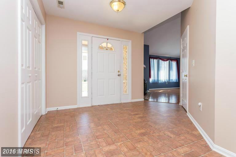 6810 Lakes Edge Way - Photo 3 of 30