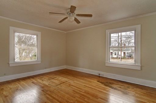 633 Oak St - Photo 3 of 18