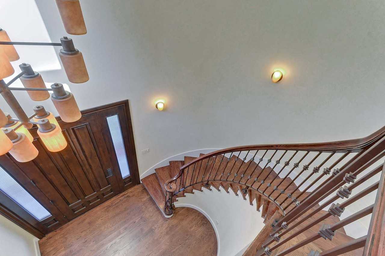 1701 Albemarle Way - Photo 3 of 12