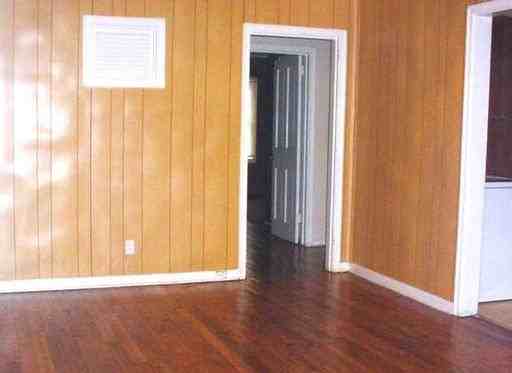 1130 W 53rd St - Photo 2 of 9