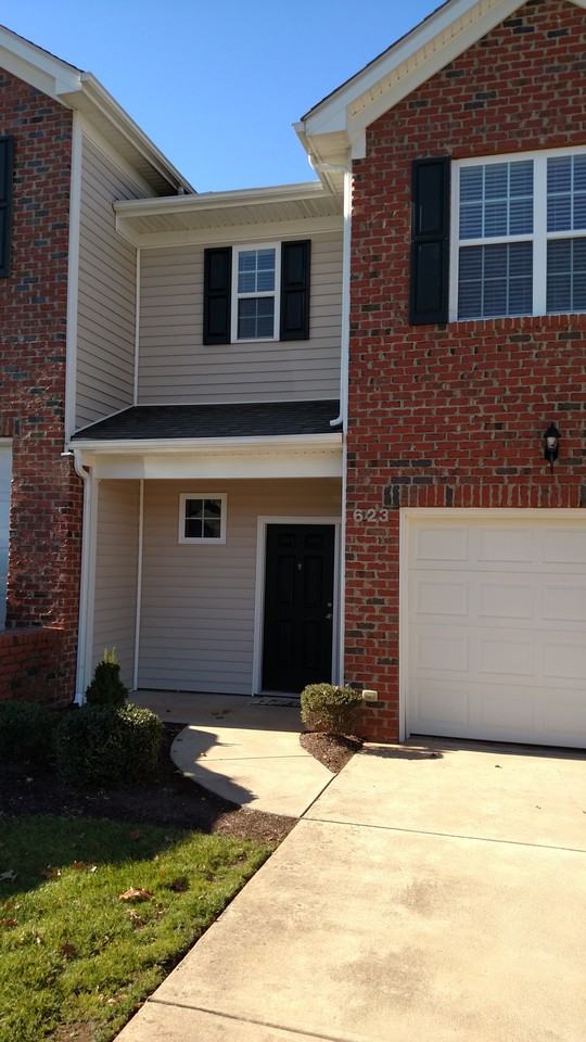 623 Oakfield Tr - Photo 2 of 10