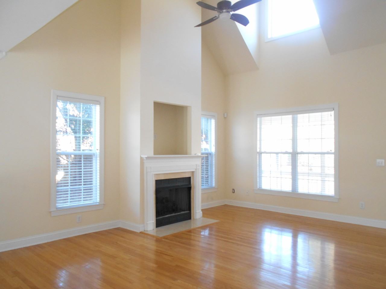 4406 Coventry Row Ct - Photo 3 of 18