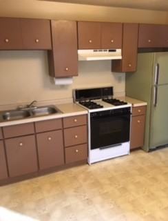 619 Railroad Ave - Photo 2 of 7