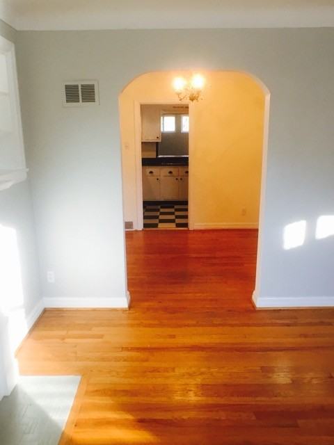 461 Julian Pl - Photo 3 of 15