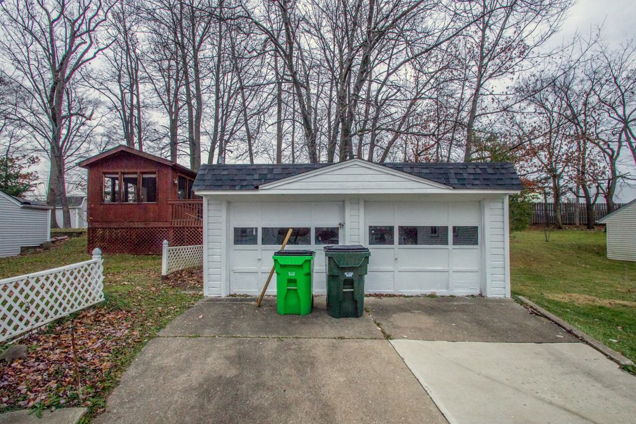 24 Dewhurst Ave - Photo 3 of 32