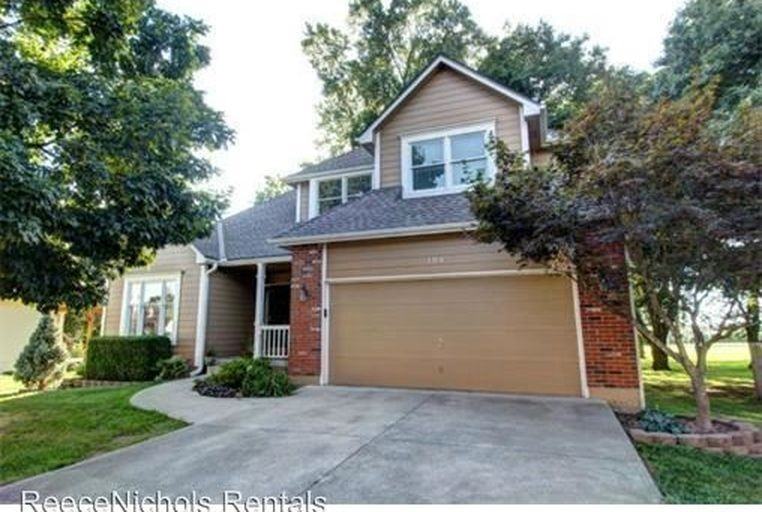 104 SE Nottingham Ct - Photo 3 of 22