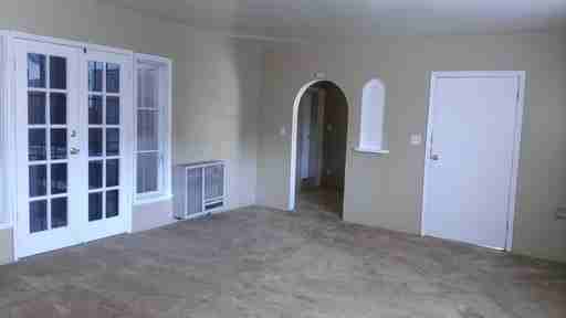 117 W 20th St - Photo 2 of 5