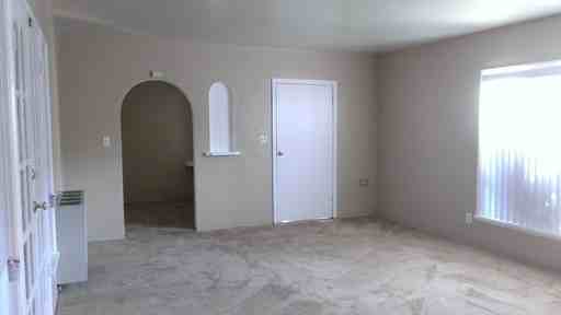 117 W 20th St - Photo 3 of 5