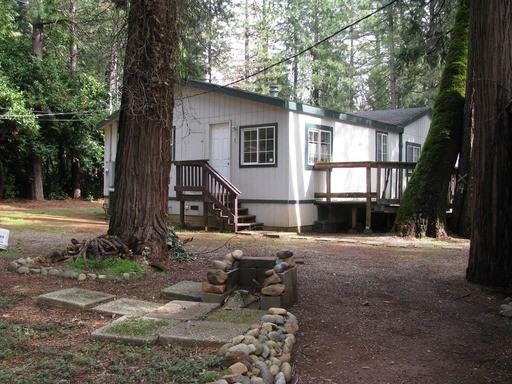 14773 Magnolia Dr - Photo 2 of 6
