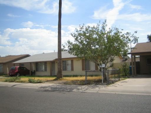 1609 N 48th Ave - Photo 2 of 11