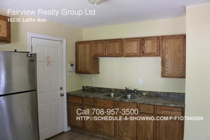 16236 Laflin Ave - Photo 2 of 18