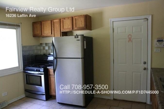 16236 Laflin Ave - Photo 3 of 18