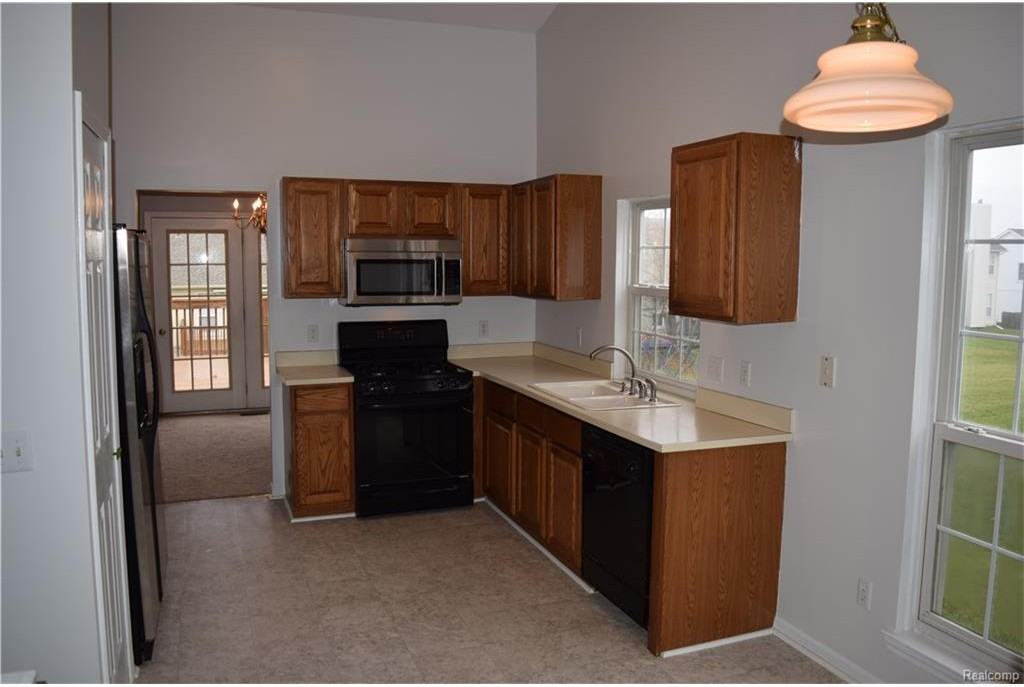 2863 Silver Spring Dr - Photo 2 of 23