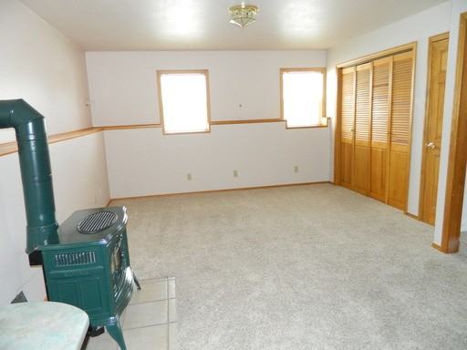 1565 Boston Rd - Photo 2 of 12