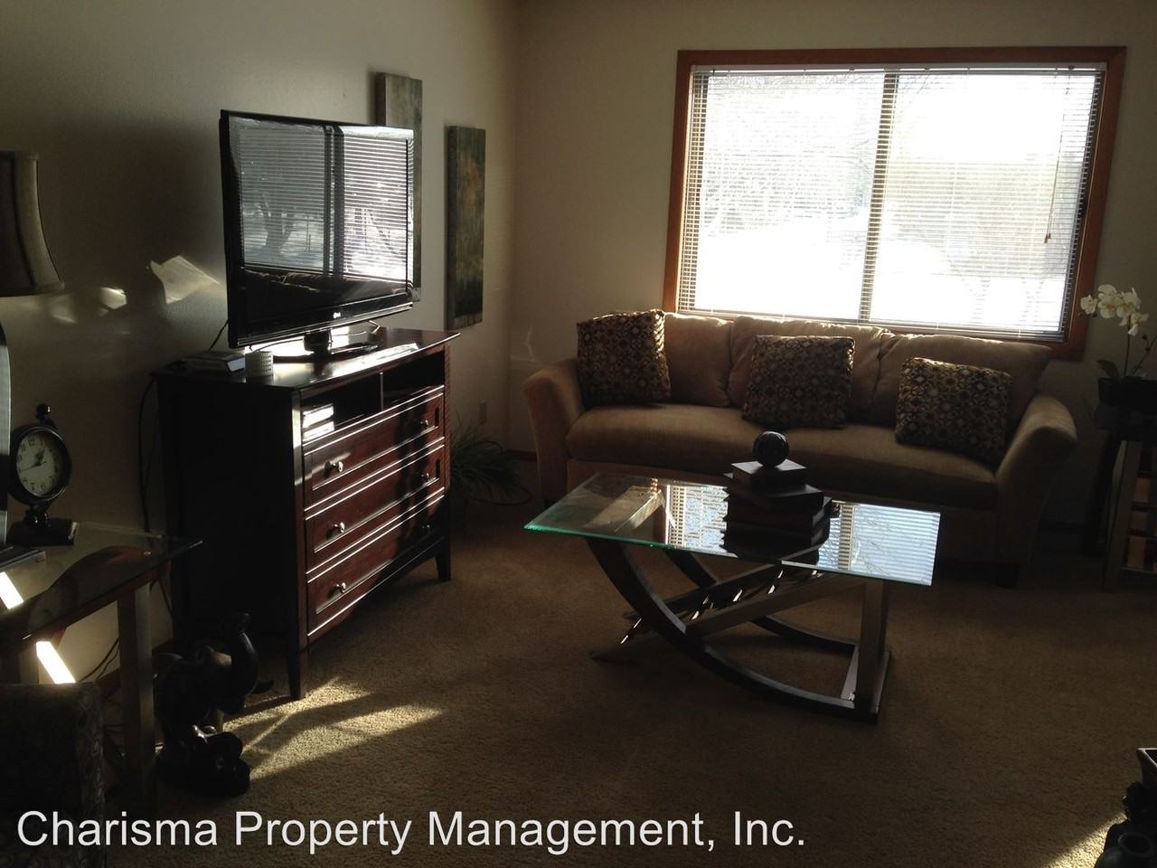 Western Park Apartments - Photo 2 of 12