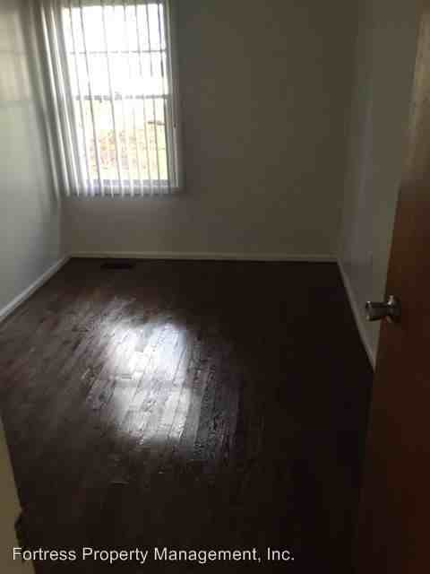 10425 SE Raymond St - Photo 3 of 5