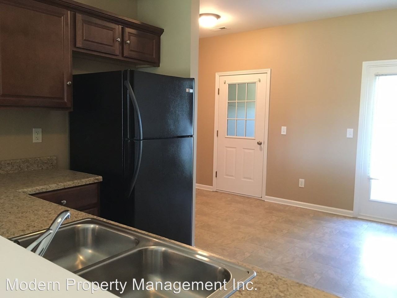 152 Abbey Rd - Photo 3 of 23