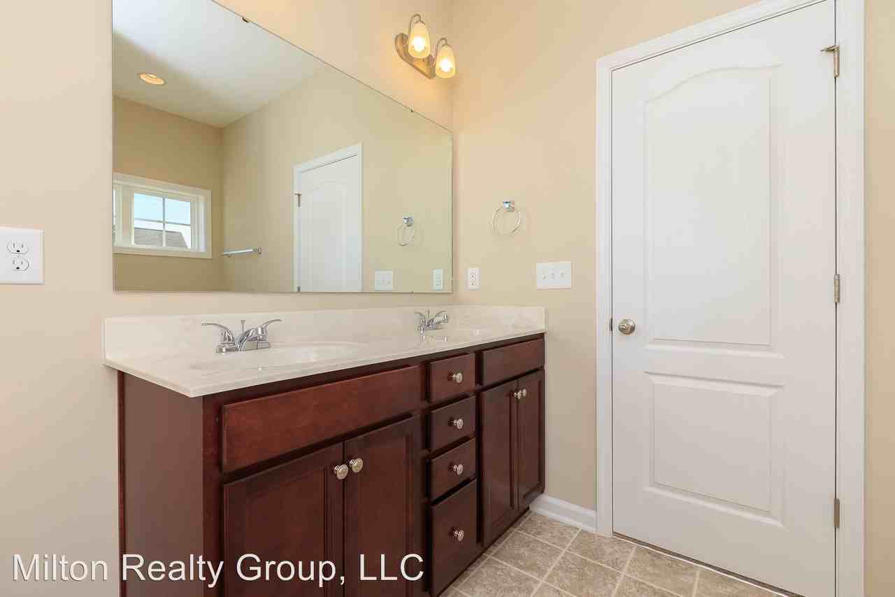 14-170 Summerseat Way - Photo 3 of 6