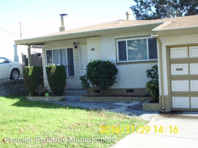 3086 Shane Dr - Photo 2 of 10