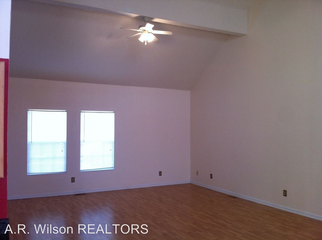 2565 W Sonya Ln - Photo 2 of 7