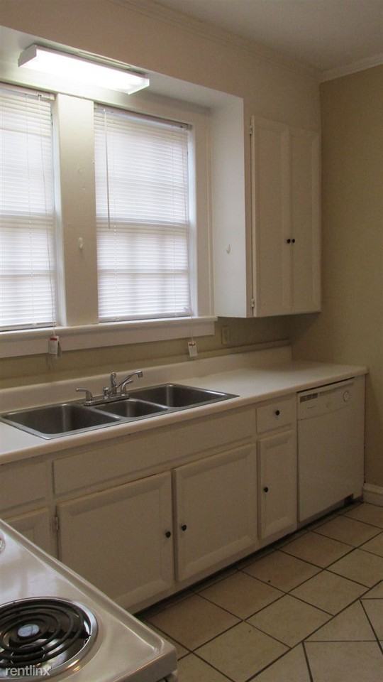 417 Thorn Pl - Photo 2 of 7