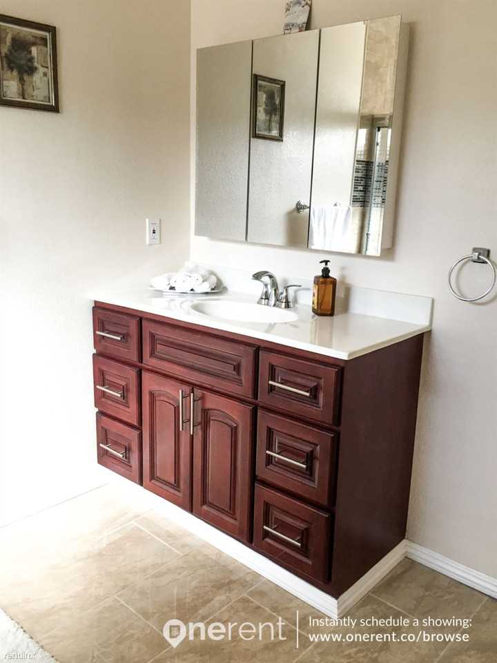 3416 Seminary Ave - Photo 2 of 8