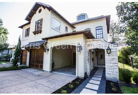 2424 Hartford Rd #B - Photo 3 of 33