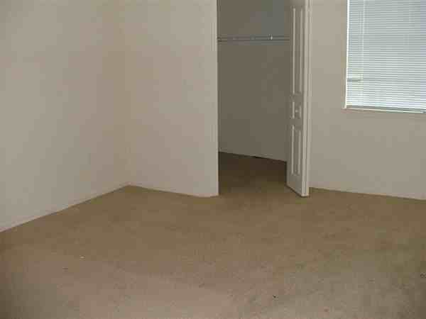 17101 Carrington Park Dr - Photo 3 of 12