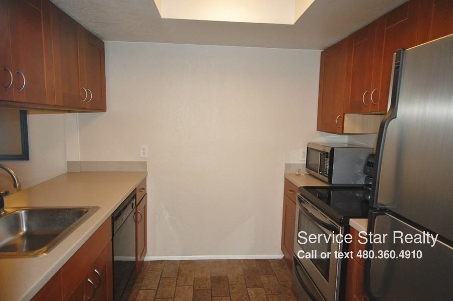 3039 N 38th St - Photo 3 of 11