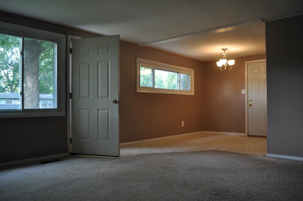 2606 Cle Elum Dr - Photo 3 of 14