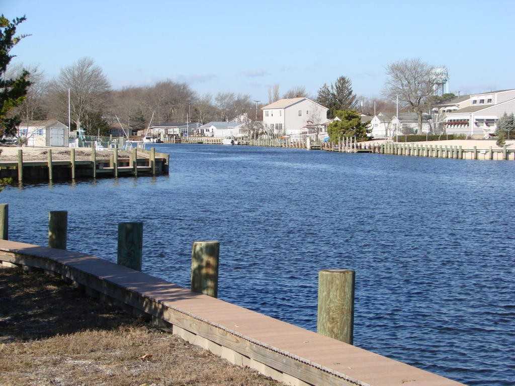 121 Caldwell Rd - Photo 2 of 15