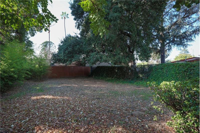 2670 Lincoln Ave - Photo 2 of 20