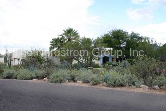 825 E Vía Entrada - Photo 2 of 19