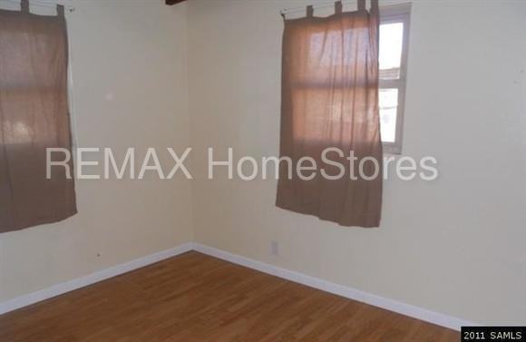 111 Yuma St - Photo 3 of 11