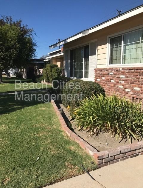 6927 E Stearns St - Photo 2 of 44