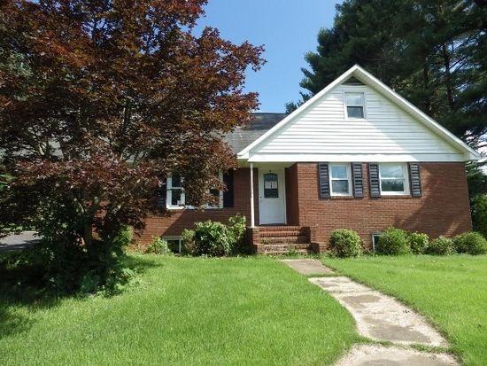 223 Sunset Dr - Photo 2 of 35