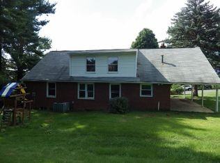 223 Sunset Dr - Photo 3 of 35