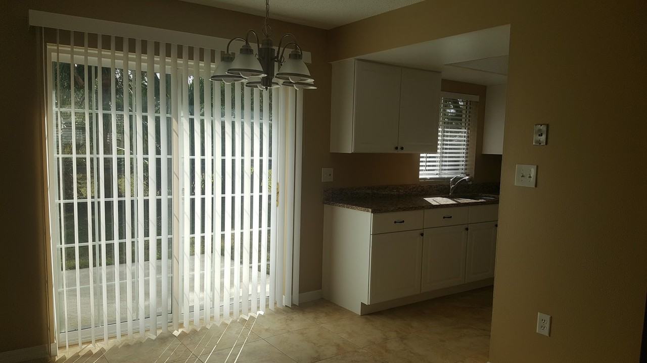 2960 Matthew Dr - Photo 3 of 13